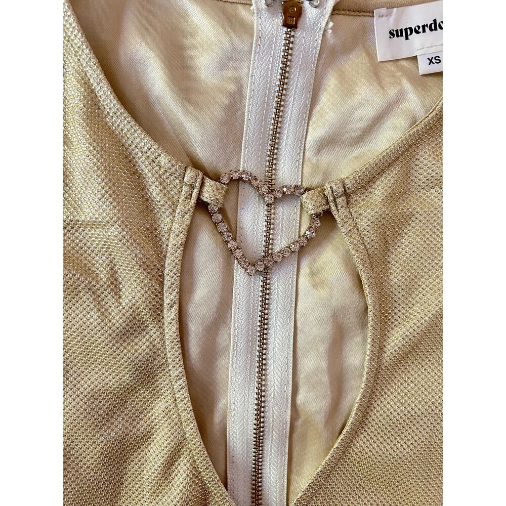 Revolve Superdown Kristin Crop Top Gold Crystal Heart Cutout Size XS Gold Wire - Picture 5 of 15